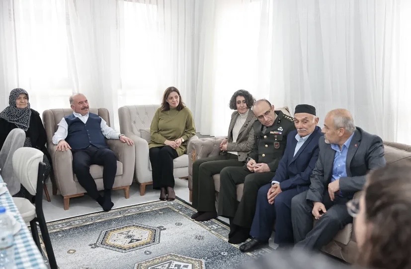 ÇORUM VALİSİ ALİ ÇALGAN'DAN ŞEHİT AİLESİNE ZİYARET !