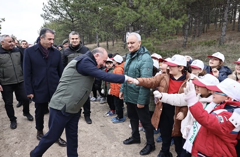 ÇORUM’DA 2 BİN FİDAN TOPRAKLA BULUŞTU: YEŞİL VATAN İÇİN ANLAMLI ETKİNLİK