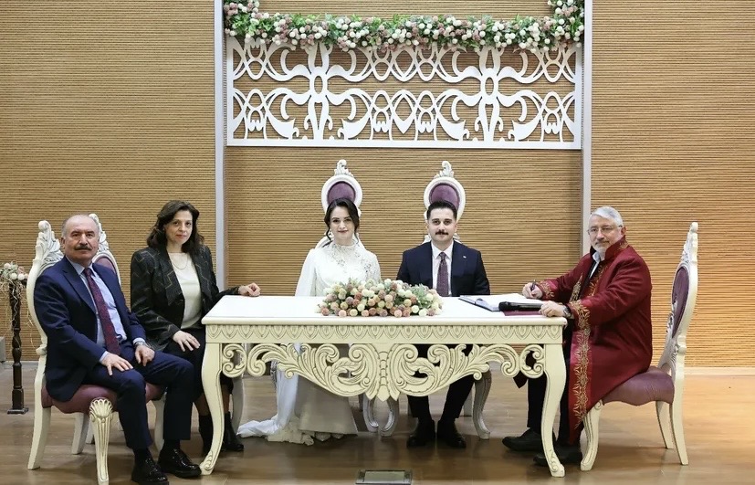 VALİ ÇALGAN, GENÇ ÇİFTİN NİKAH ŞAHİTLİĞİNİ YAPTI !