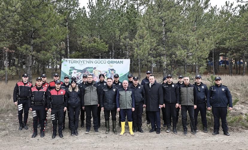 21 MART ORMAN HAFTASI’NDA FİDAN DİKİMİ PROGRAMI DÜZENLENDİ